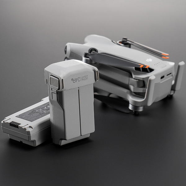 DJI Mini 4 ProとMini 3のアクセサリー互換性やリモートID対応について DJI Mini 4 ProとMini 3のアクセサリー互換性やリモートID対応について