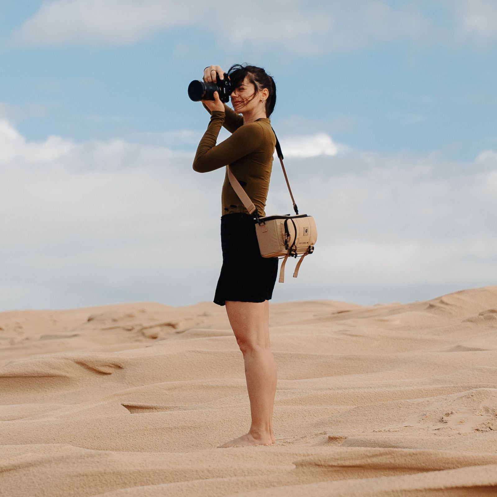 PolarPro RoadRunner 6L ショルダーバッグ - Desert