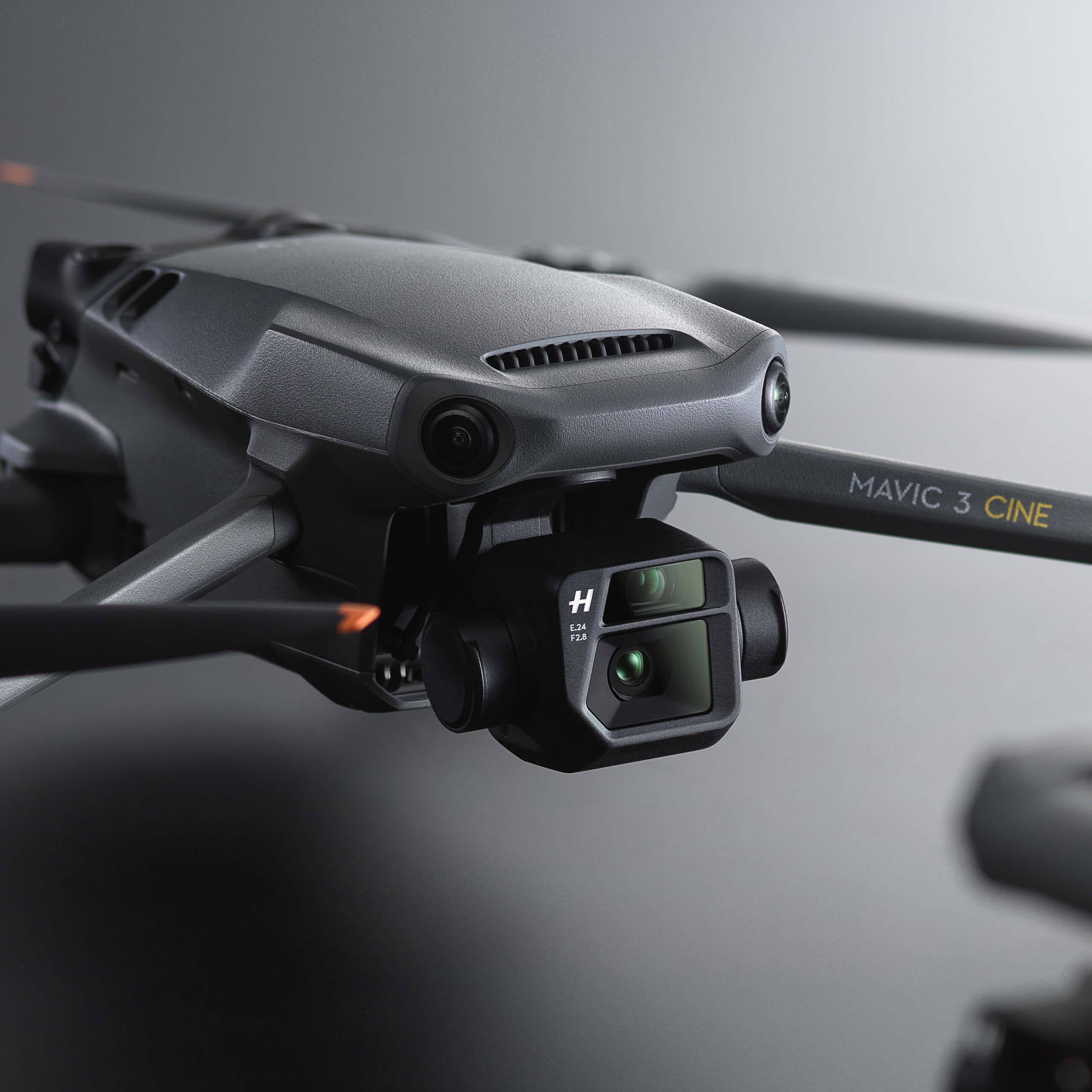 DJI Mavic 3 Cine Premium コンボ [OUTLET]